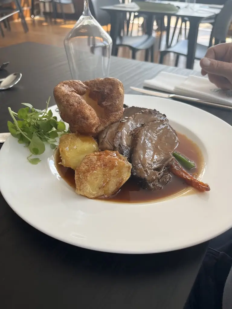 Clare Gore_Somervills_Alrewas_review