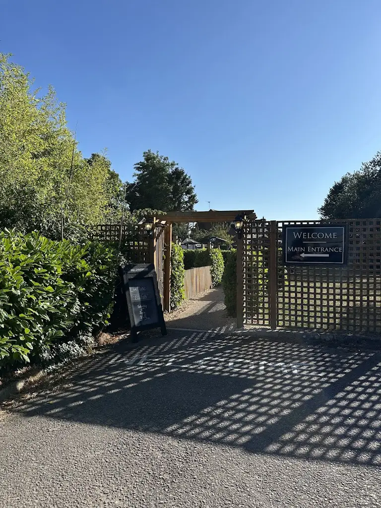 Vanessa Becker_The Ship Inn_Bovington Camp_review