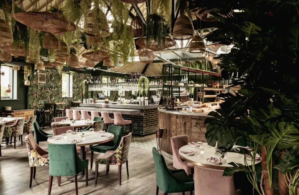 The Ugly Duckling_Bowdon_slider_image_1