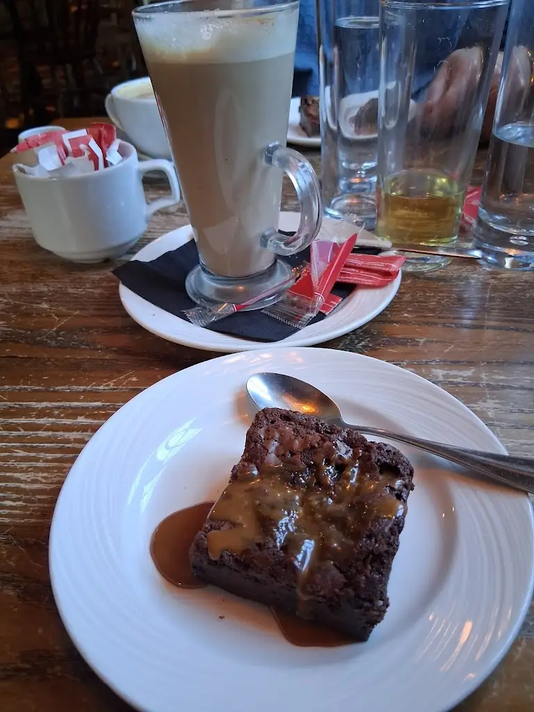 Vicky Hartley_White Horse_Bovingdon_review