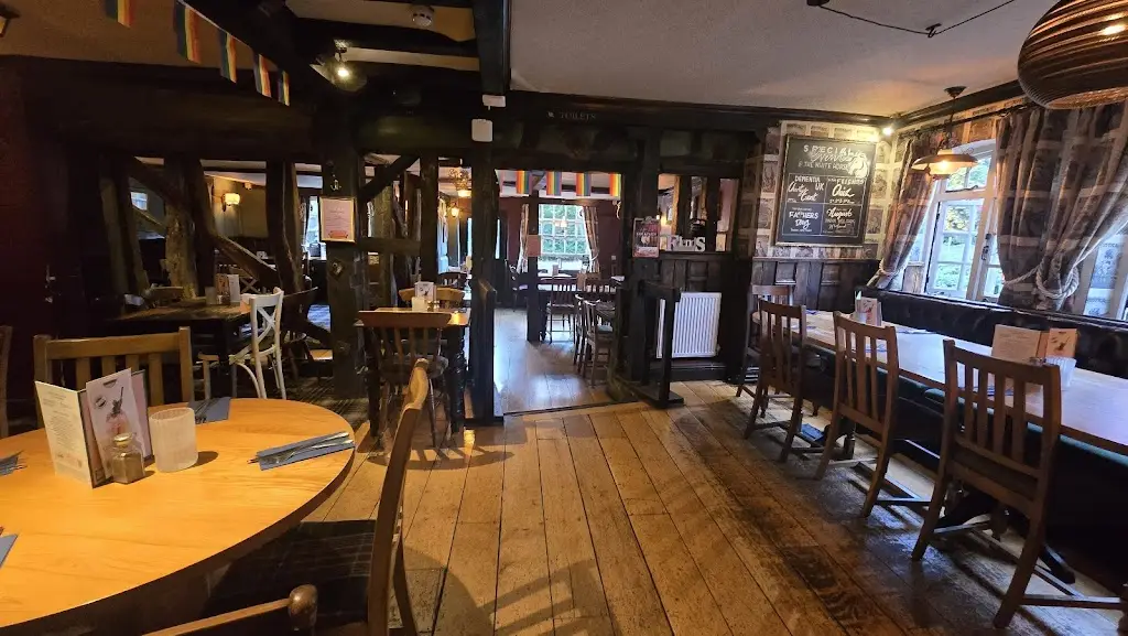 White Horse_Bovingdon_slider_image_3