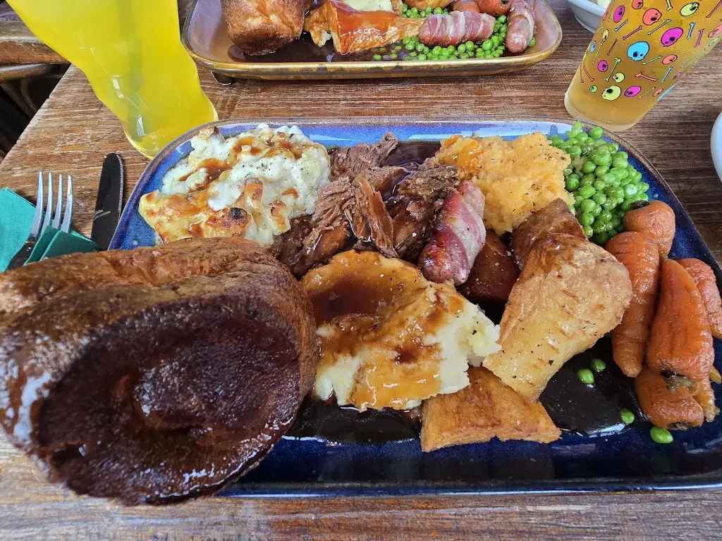 Abigail Holmes_The Ginger Dog_Bowburn_review