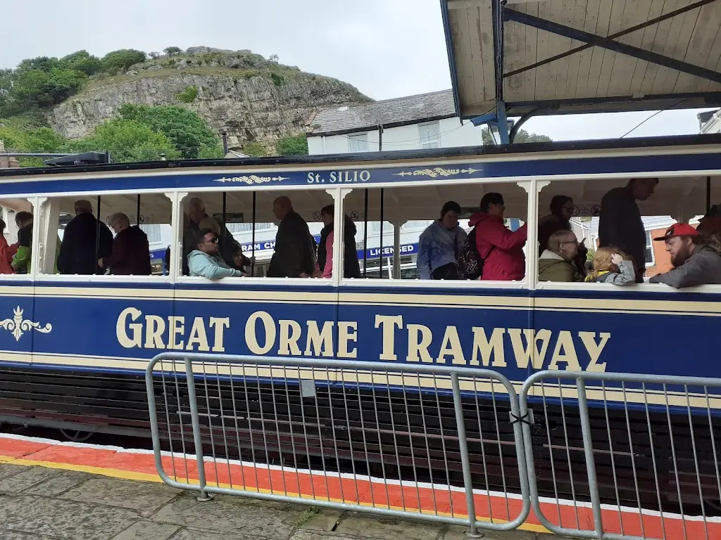 Denise Hatahet_McDonald's_Bowburn_review