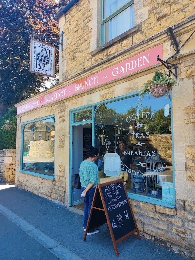 La Reine restaurant in Bourton on the Water