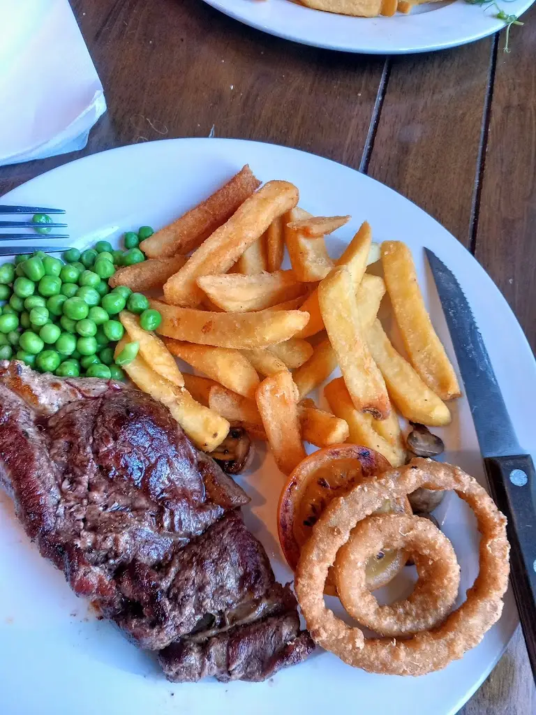 Tina Yeo_Kingsbridge_Bourton on the Water_review