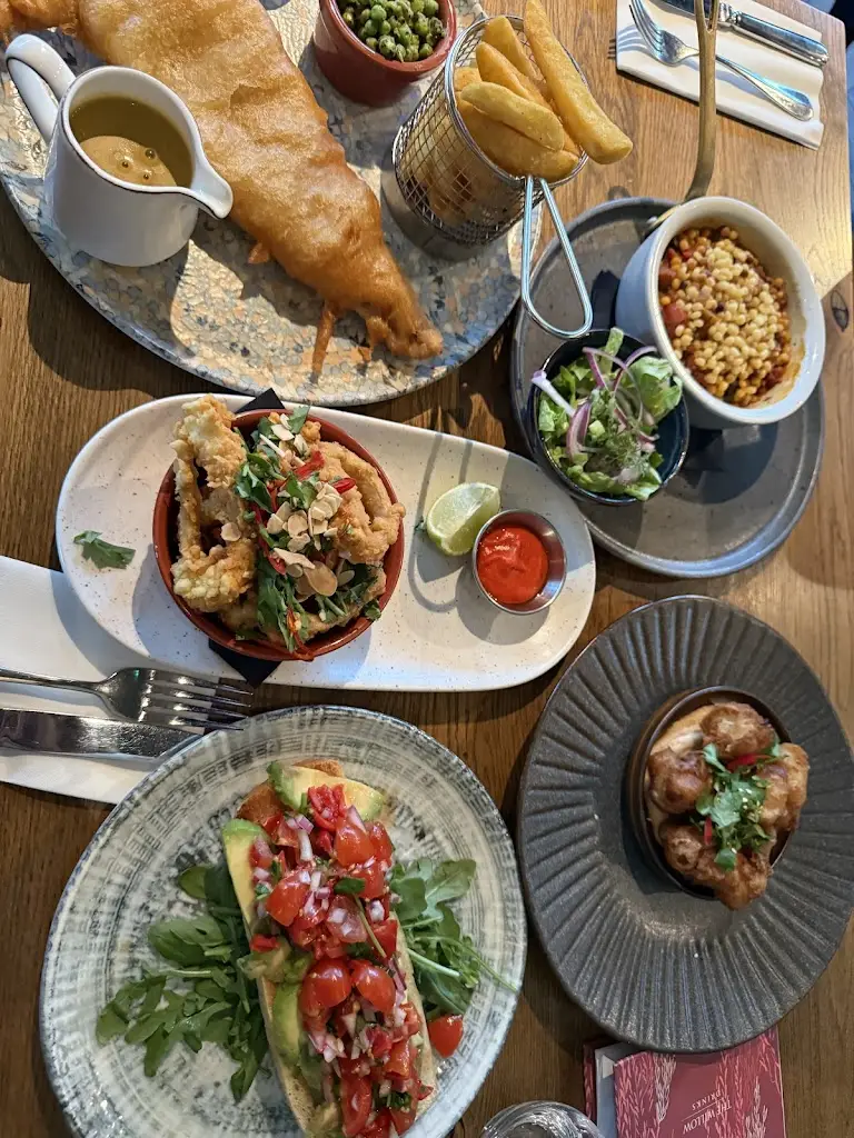 The Willow, Bourton-on-the-Water_Bourton on the Water_slider_image_2