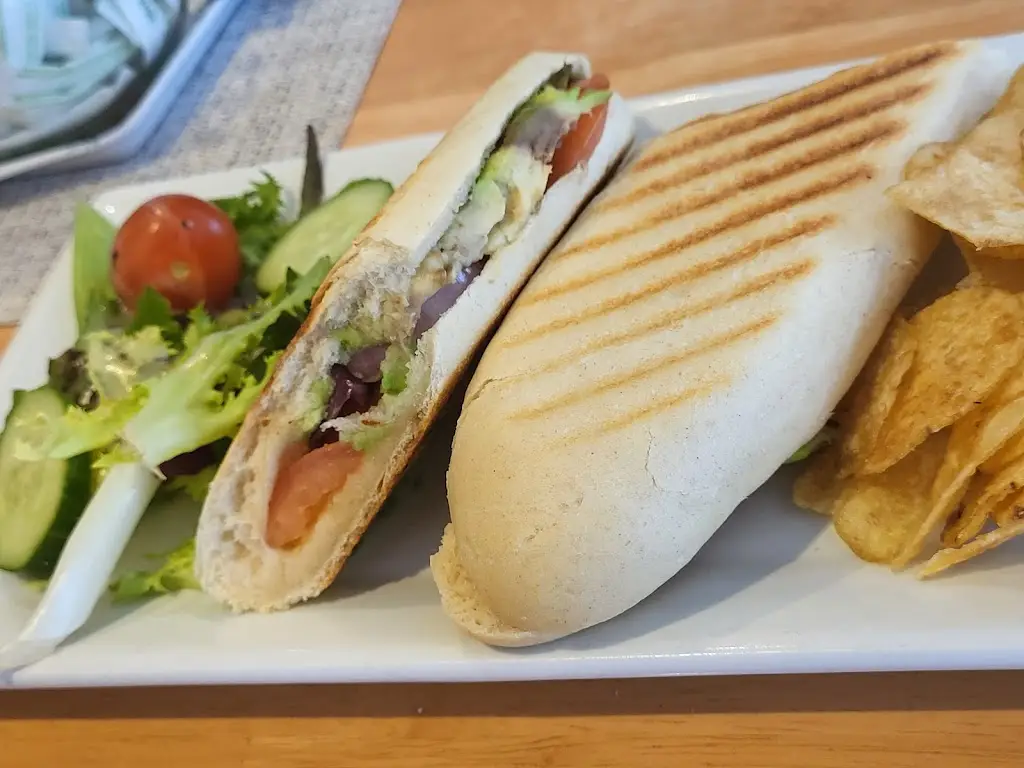 Niyati Dave_Bourton Riverside Café_Bourton on the Water_review