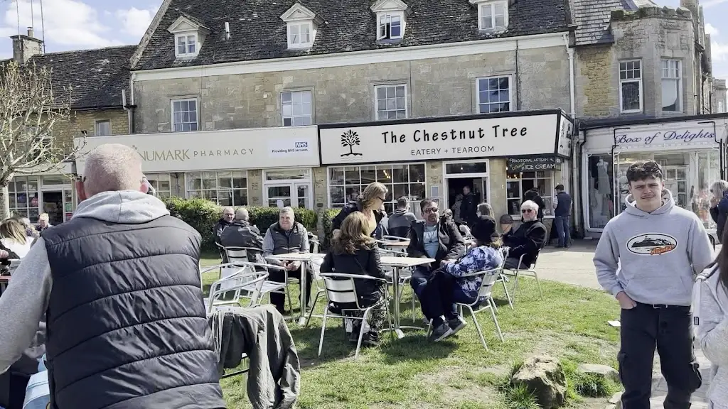 The Chestnut Tree_Bourton on the Water_slider_image_2