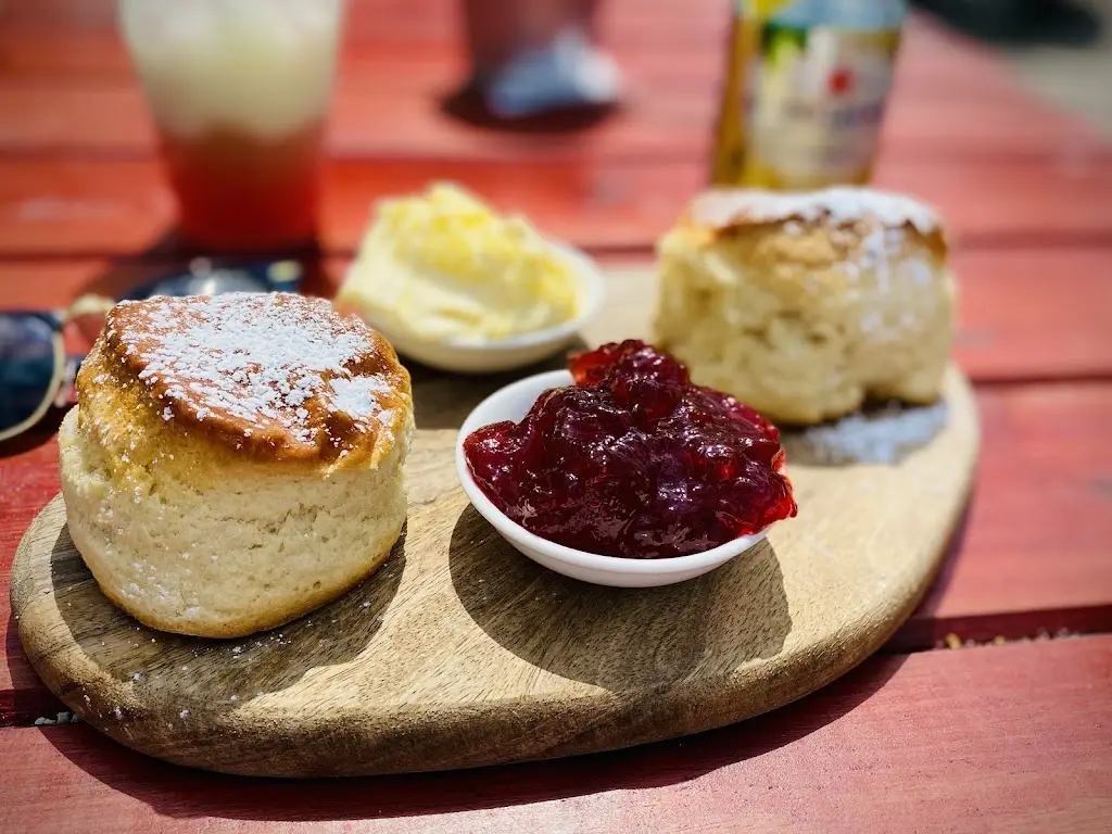 The Chestnut Tree_Bourton on the Water_slider_image_3