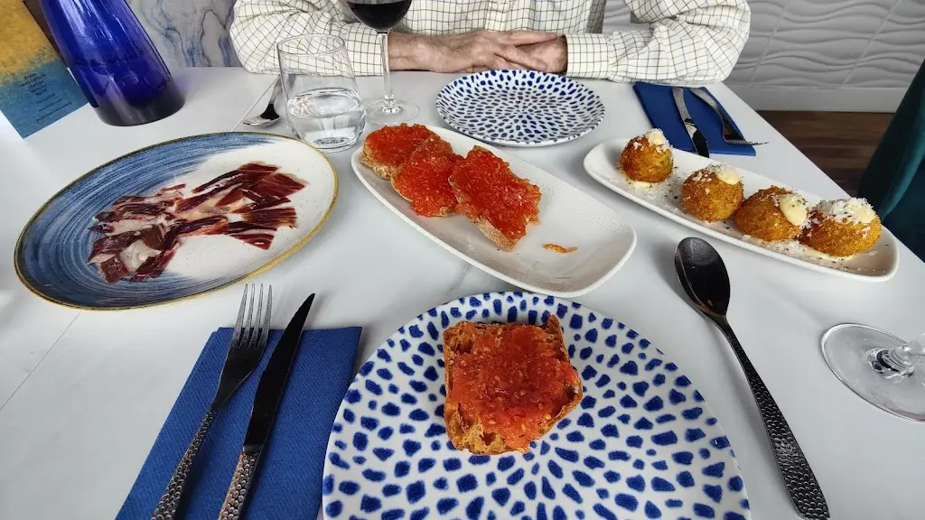 Menu_El Cerdo Tapas Bar, Bourne End_Bourne End_image_5