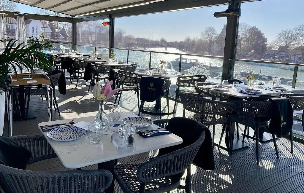 Valencia Supper Club restaurant in Bourne End