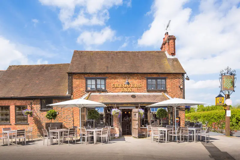 Chequers Inn restaurant in Bourne End