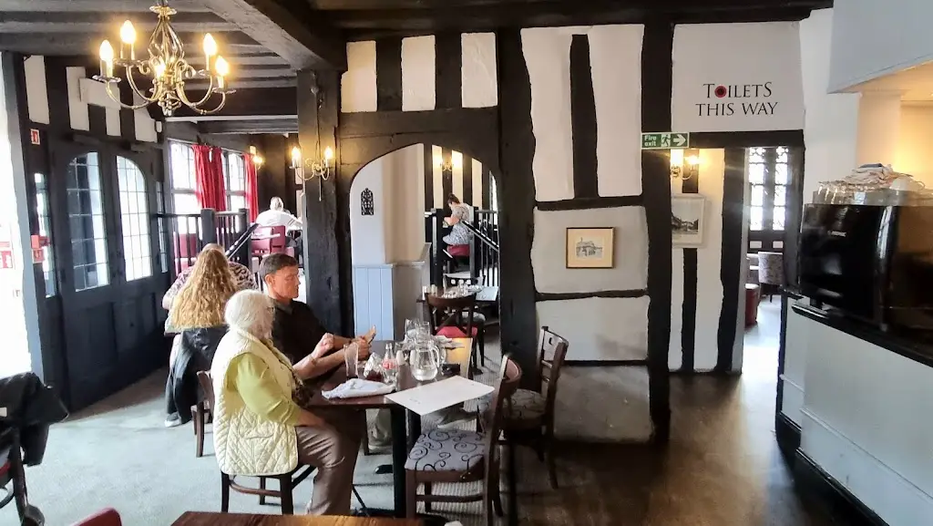 Louis Pretorius_The Old Siege House Bar & Brasserie_Boxted_review