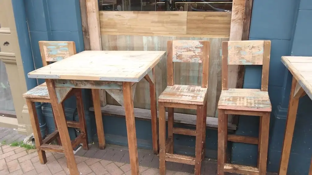 Ojo Rojo_Bournemouth_slider_image_2