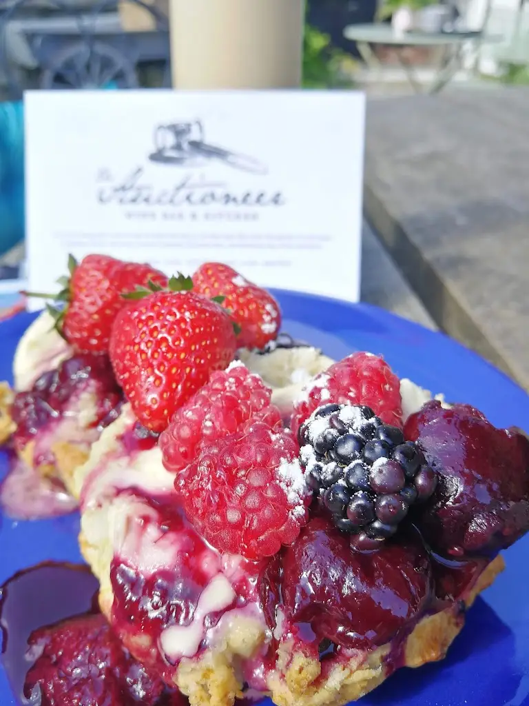 Menu_Auctioneer Wine Bar And Seafood Kitchen_Brading_image_6