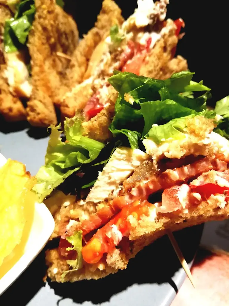 Menu_Auctioneer Wine Bar And Seafood Kitchen_Brading_image_9