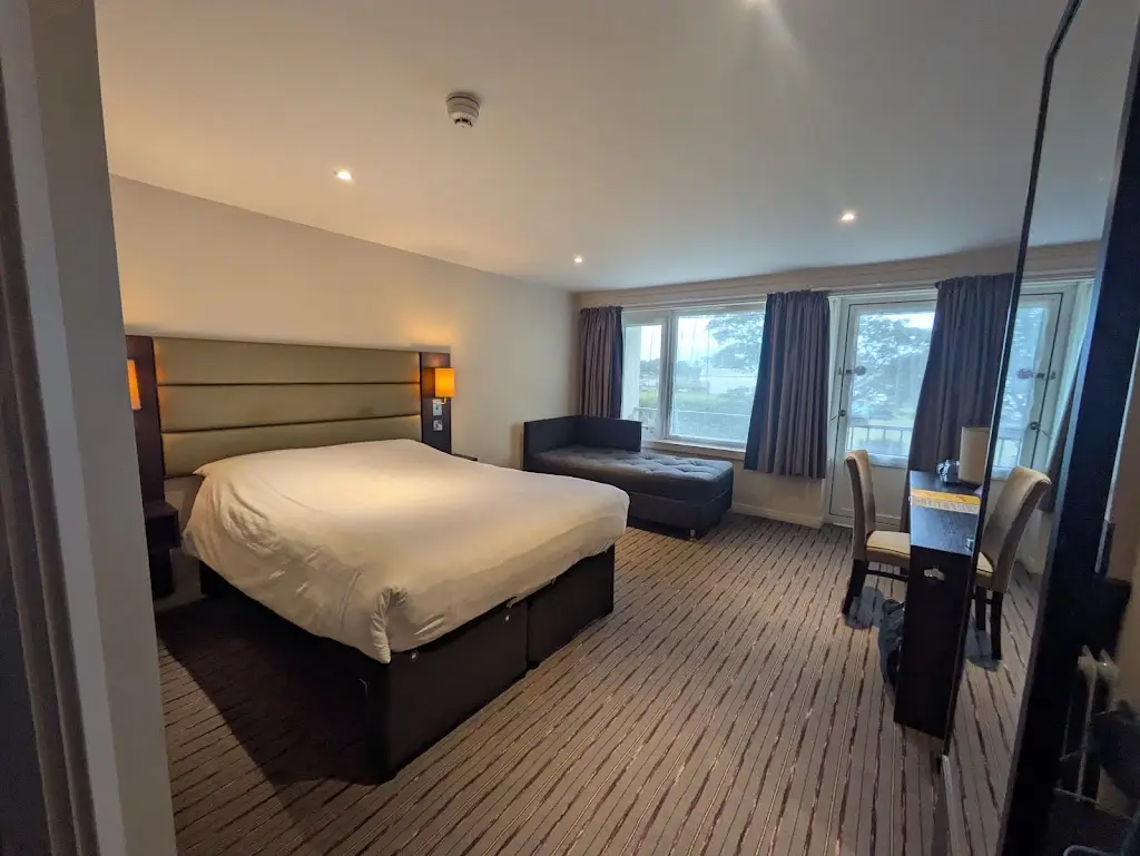 Ashley Lightfoot_Premier Inn Bristol  hotel_Alveston_review