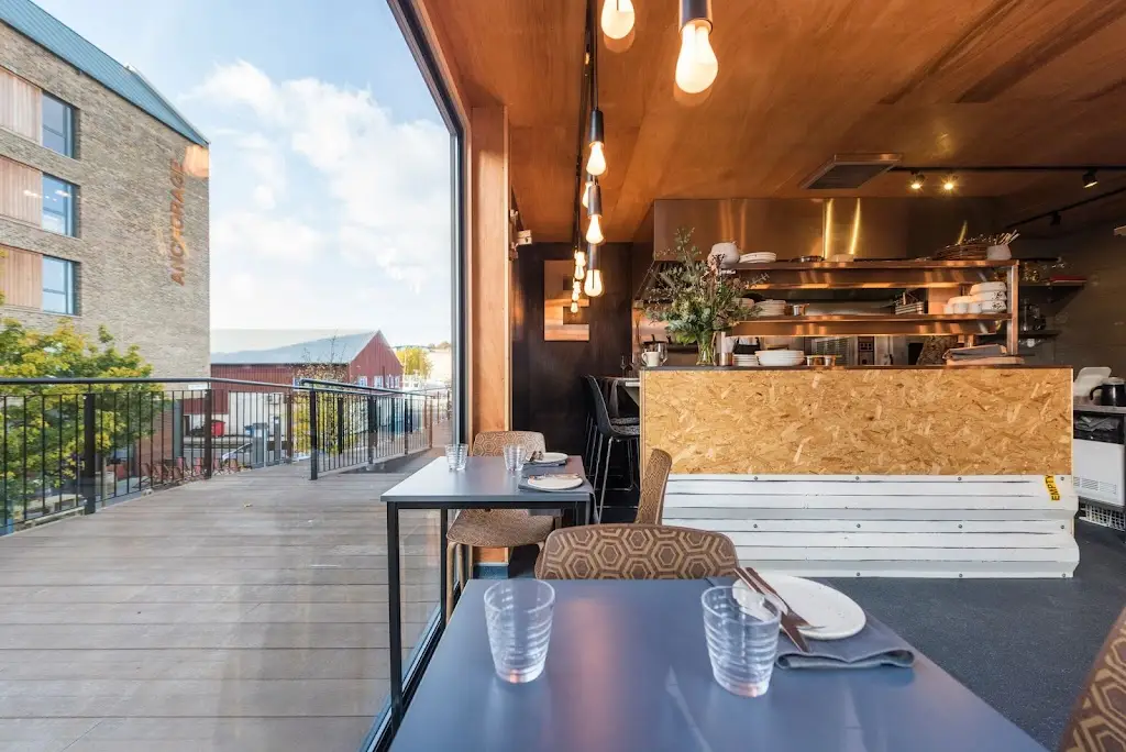 BOX-E restaurant in Box