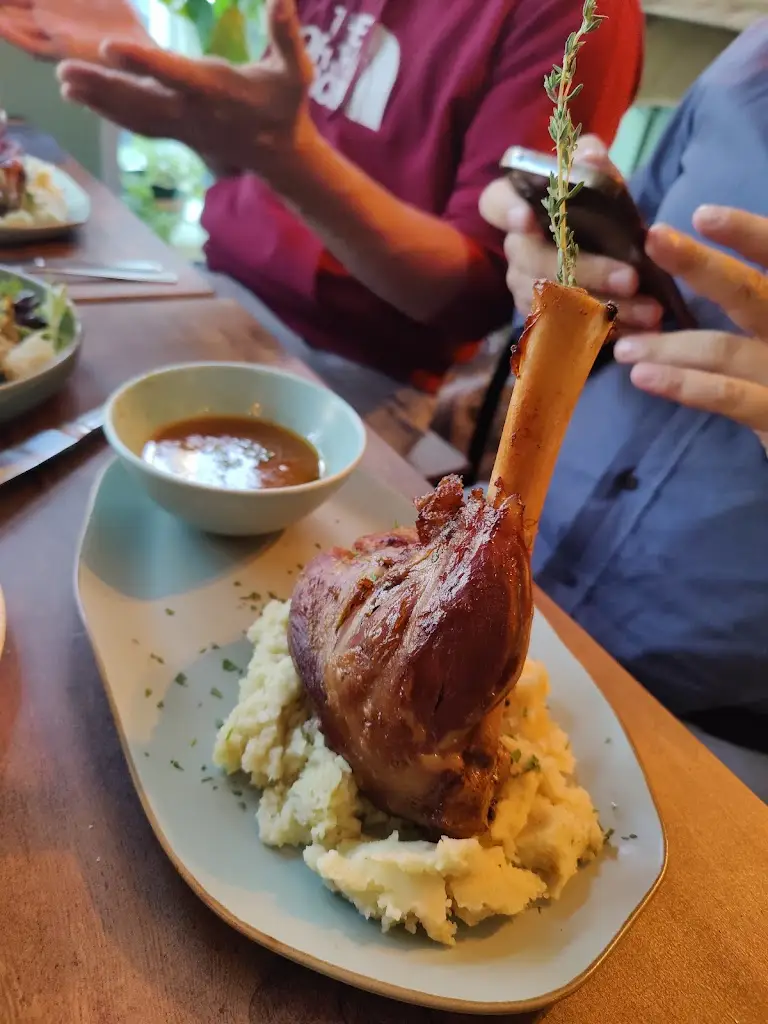 Sofiya Stoyanova_Restaurant Vine & Plate_Box_recensione