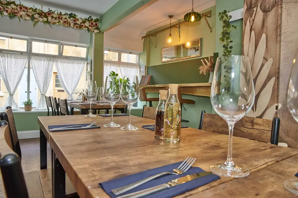 Restaurant Vine & Plate Restaurant in Box