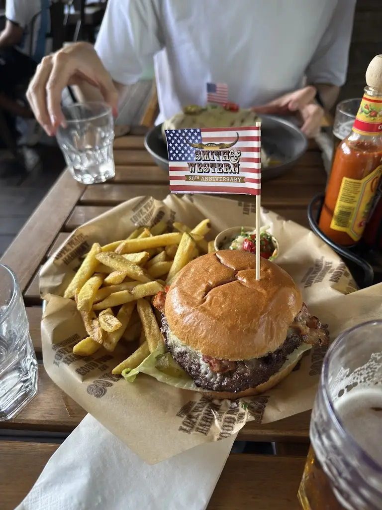 Andrew Gloag_Smith & Western | Boxhill_Box_review