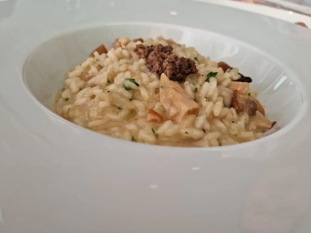 Menu_Lucarelli Restaurant Mailbox_Box_image_6