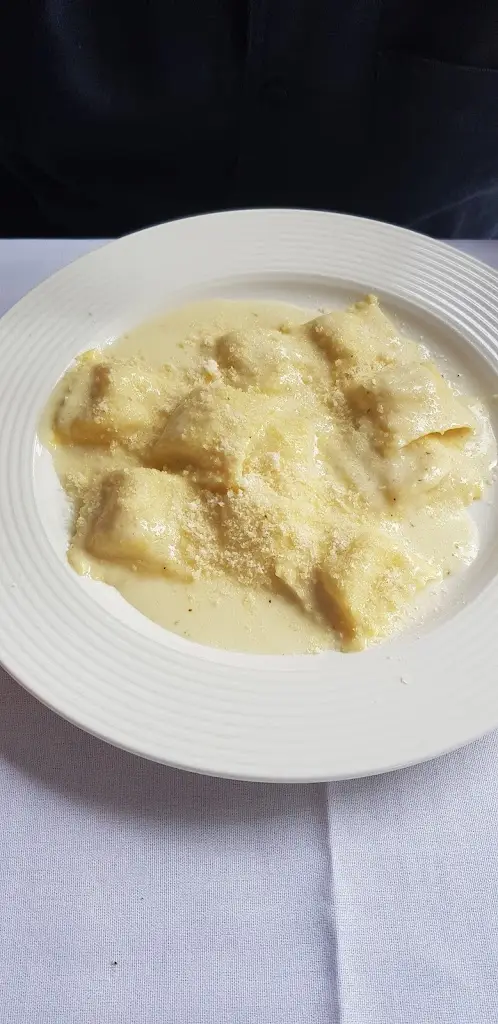 Louise Richardson_Lucarelli Restaurant Mailbox_Box_review