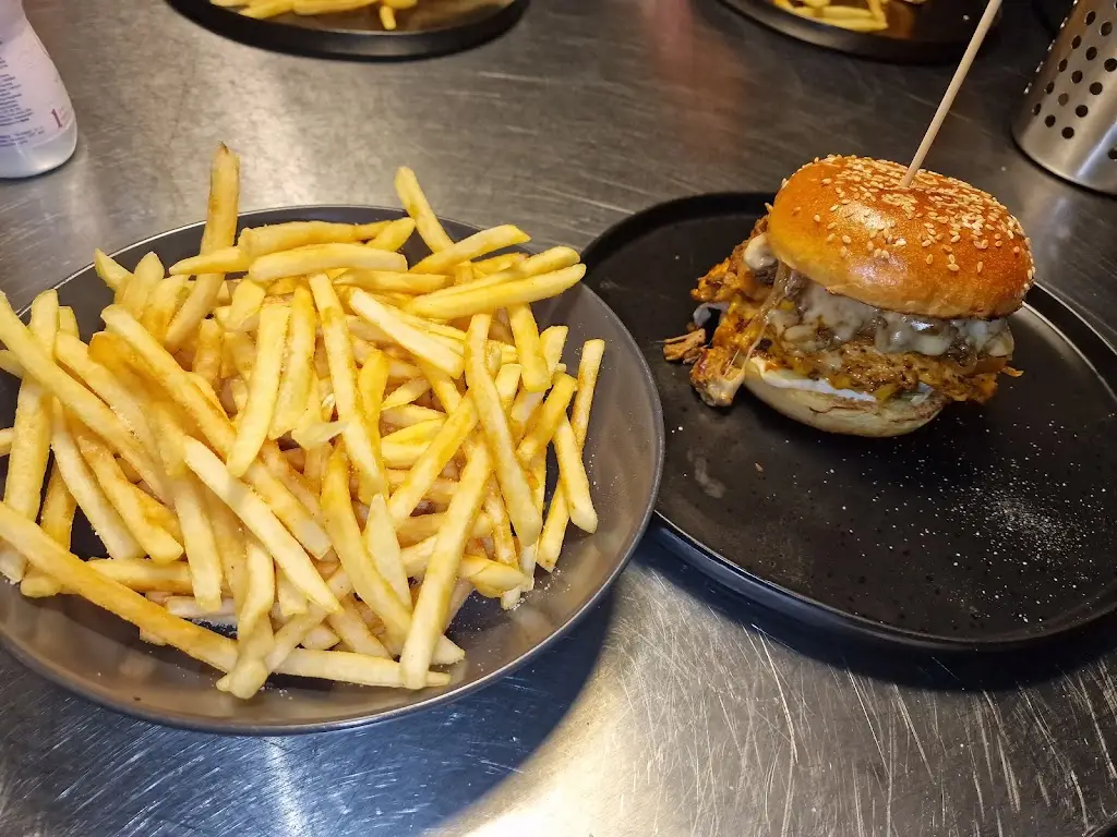 Hamza Ahmed_The Food Box_Box_review