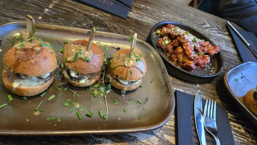 N U_SUEDE_Bradford_review