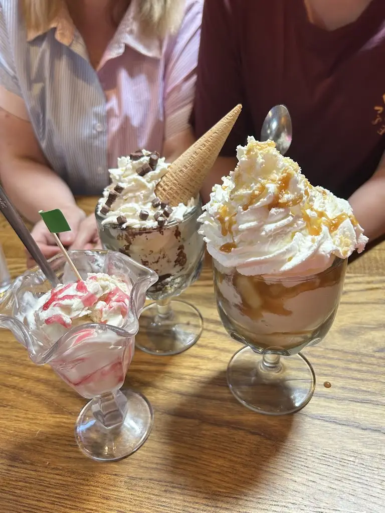 layla_Harvester Horse & Groom Bracknell_Bracknell_review