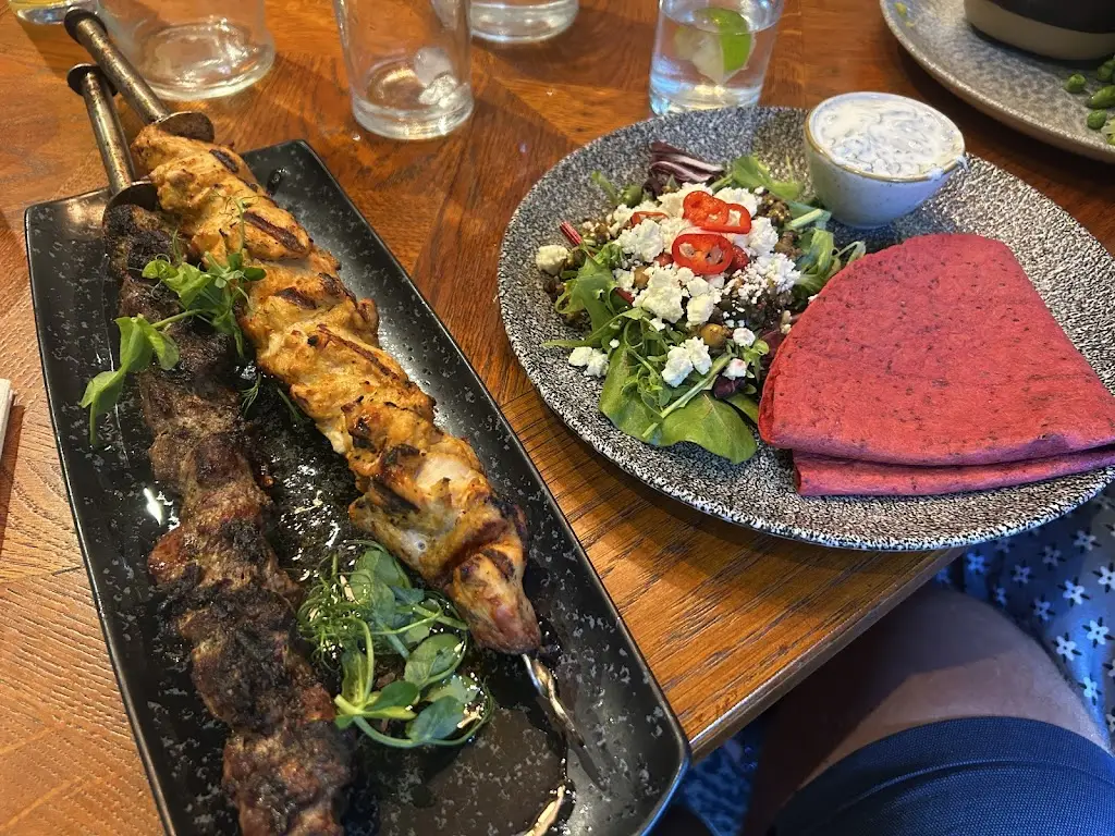 Josh Davies_The Golden Retriever_Bracknell_review