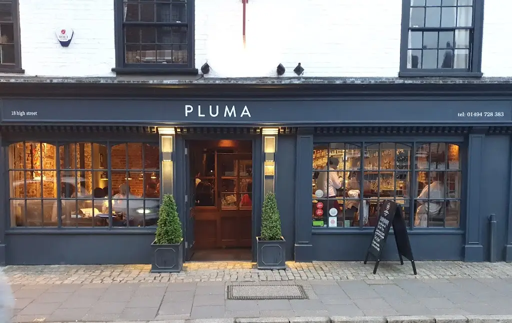 Pluma_Amersham_slider_image_1