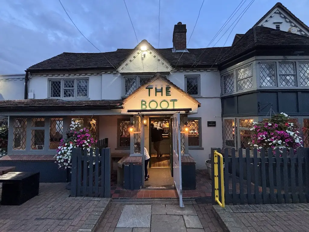 The Boot Italian Gastropub_Bracknell Forest_slider_image_1