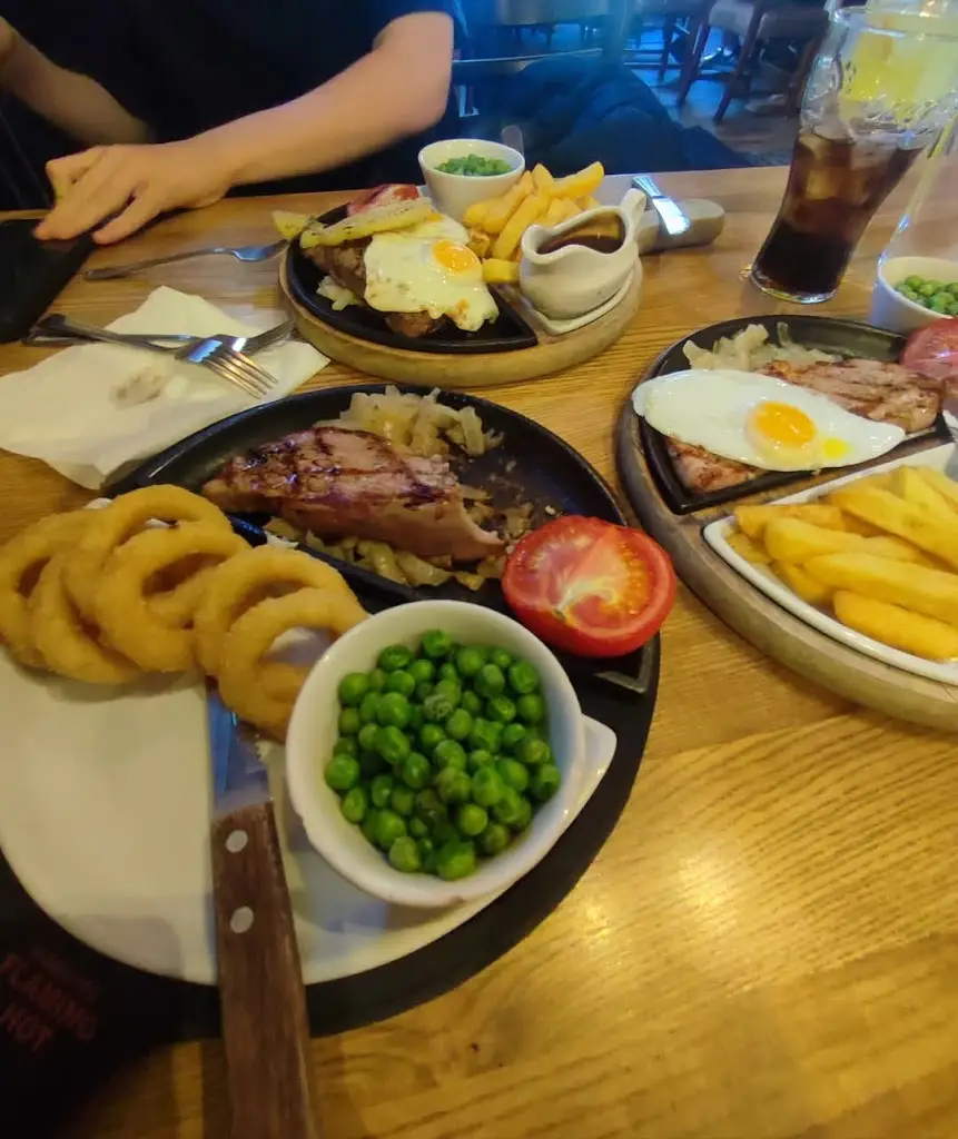 Elizabeth_Nosey Parker_Bracebridge Heath_review