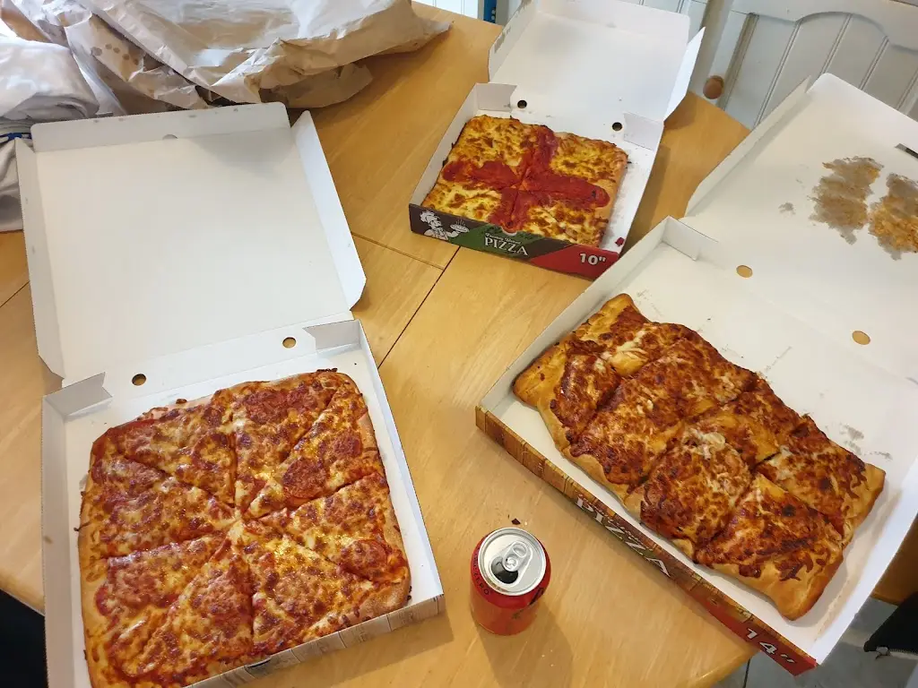 Romeos Square Pizza And Fish And Chips_Bracebridge Heath_slider_image_3