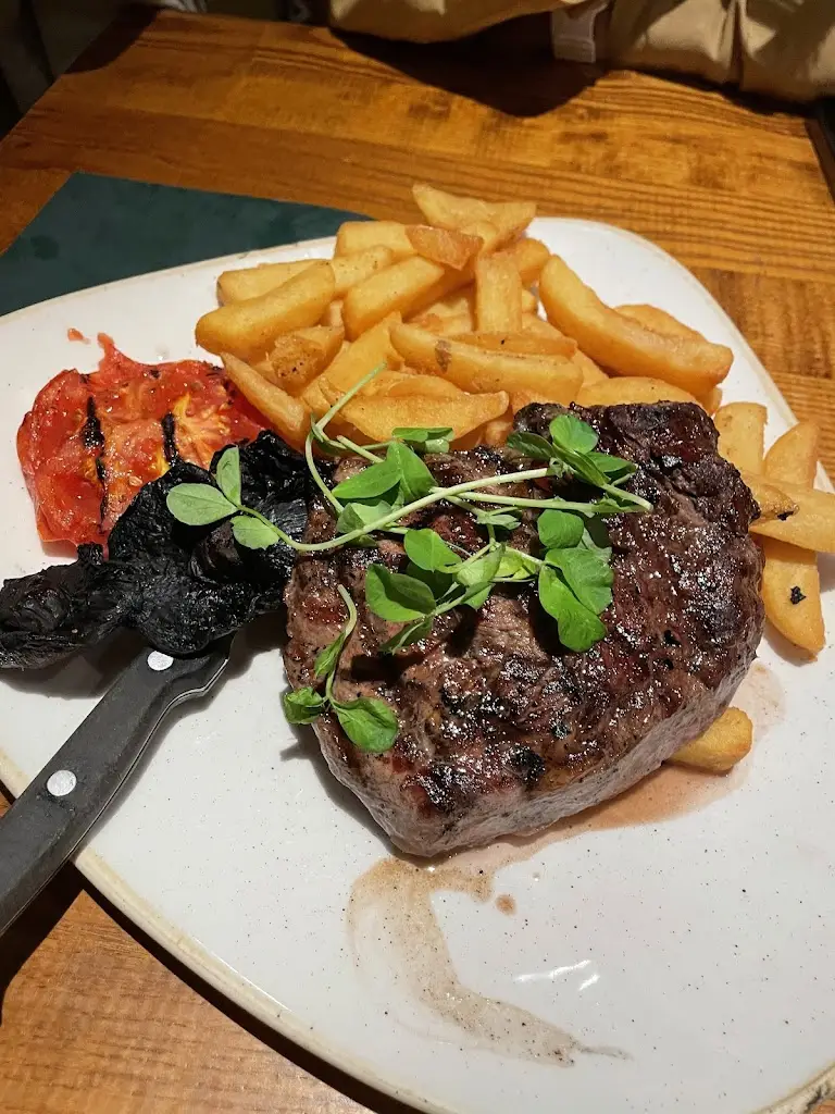 Paisley Pear_Brackley_slider_image_1