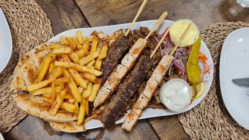 Santorini Greek Cuisine_Aldershot_slider_image_2