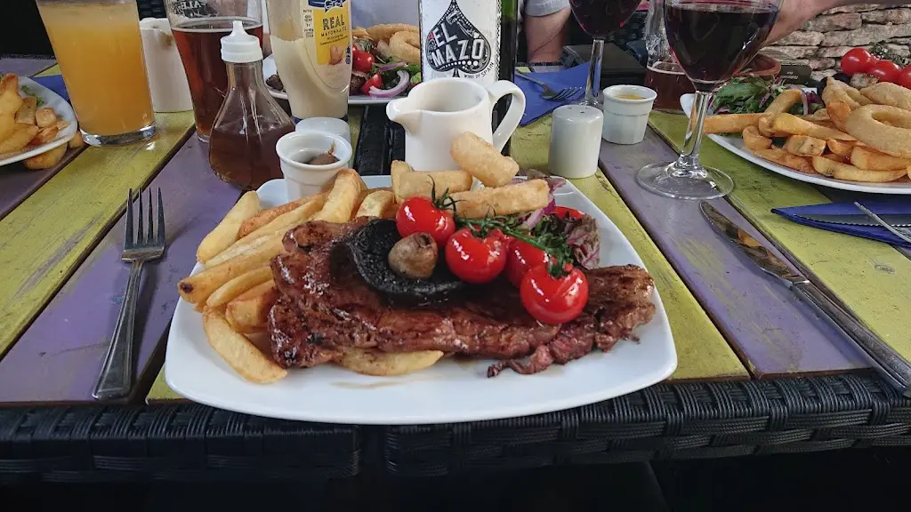 Peter Eddleston_The Greyhound Inn_Brackley_review