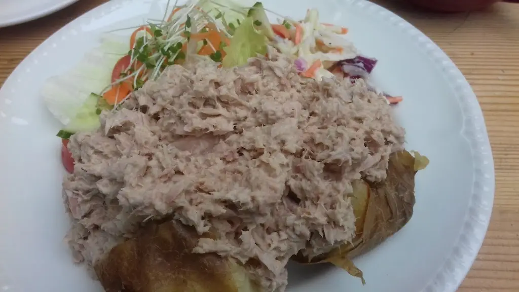 Hilda Holley_Sixty Four_Bovey Tracey_review