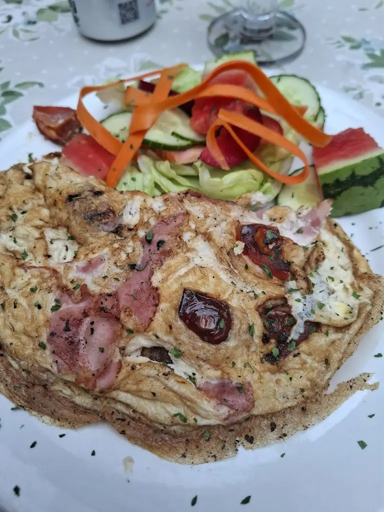 Julie Scoines_Sixty Four_Bovey Tracey_review