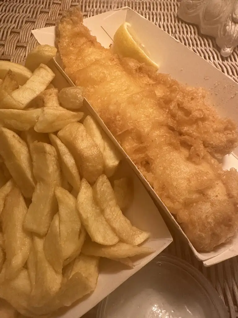 Mischa Matthews - Hill_Bovey Fish Bar_Bovey Tracey_review