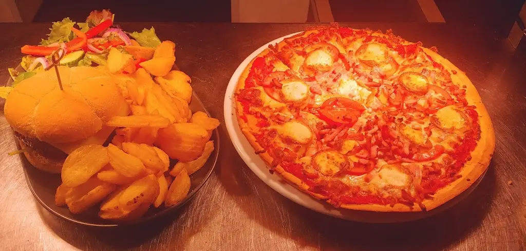 The Carpenters Arms, Ilsington. Nr. Haytor, Dartmoor, Devon, England TQ13 9RG_Bovey Tracey_slider_image_3