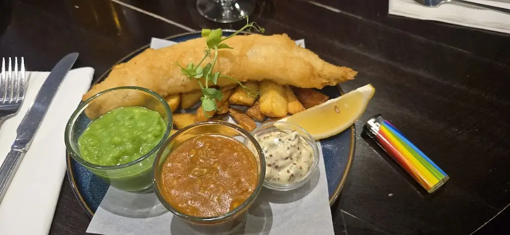 DAWN MAUGHAN_Phoenix Chudleigh_Bovey Tracey_review