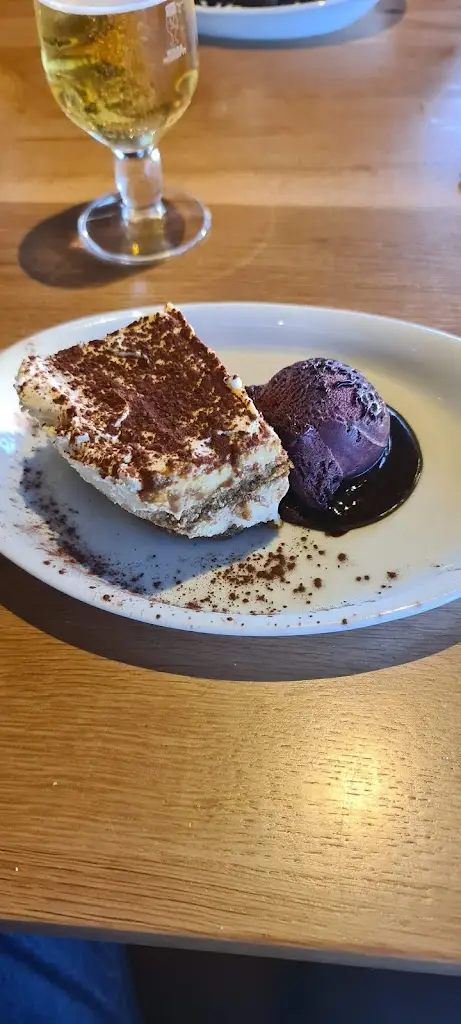 Menu_Bert's Pizzeria & Cafe_Brandesburton_image_6