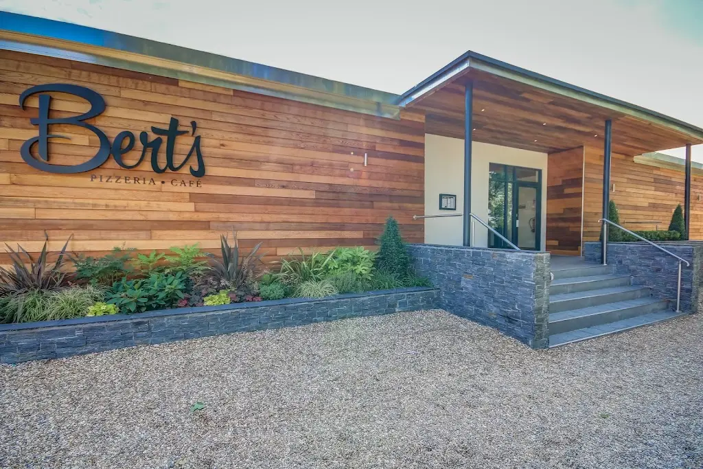 Bert's Pizzeria & Cafe_Brandesburton_slider_image_1