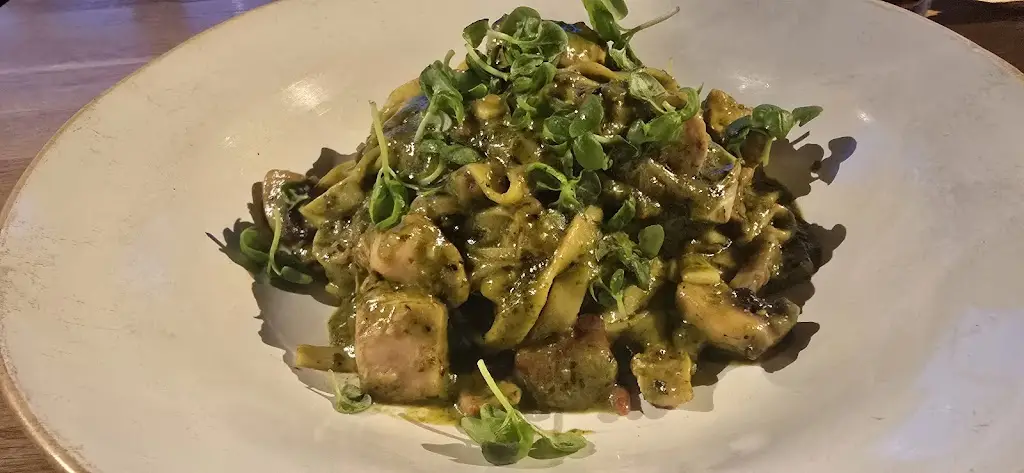 Bert's Pizzeria & Cafe_Brandesburton_slider_image_3