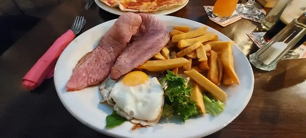 Andy_Black Swan_Brandesburton_review