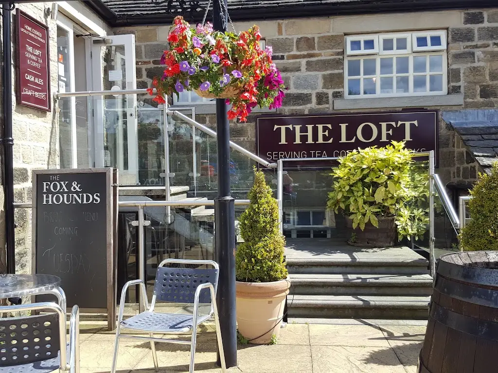 Fox & Hounds restaurant in Bramhope