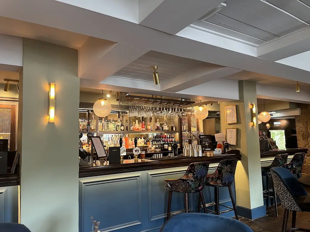 The White Hart_Bramhope_slider_image_3