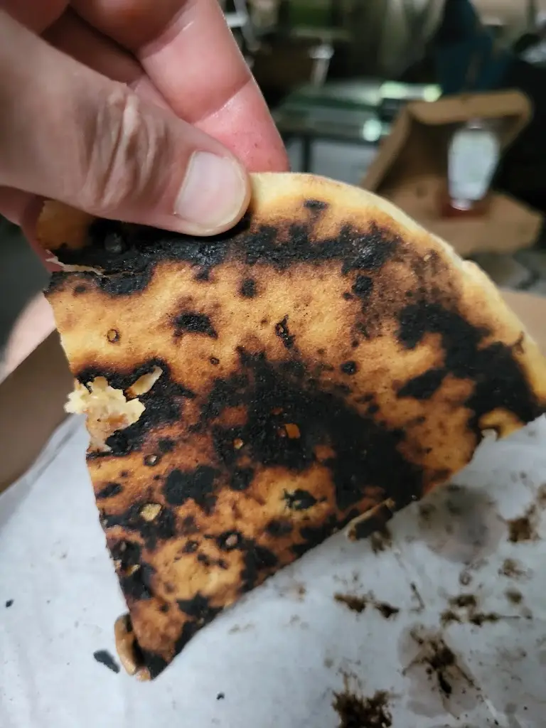 Chris Holden_Village Pizza_Bramhope_recensione